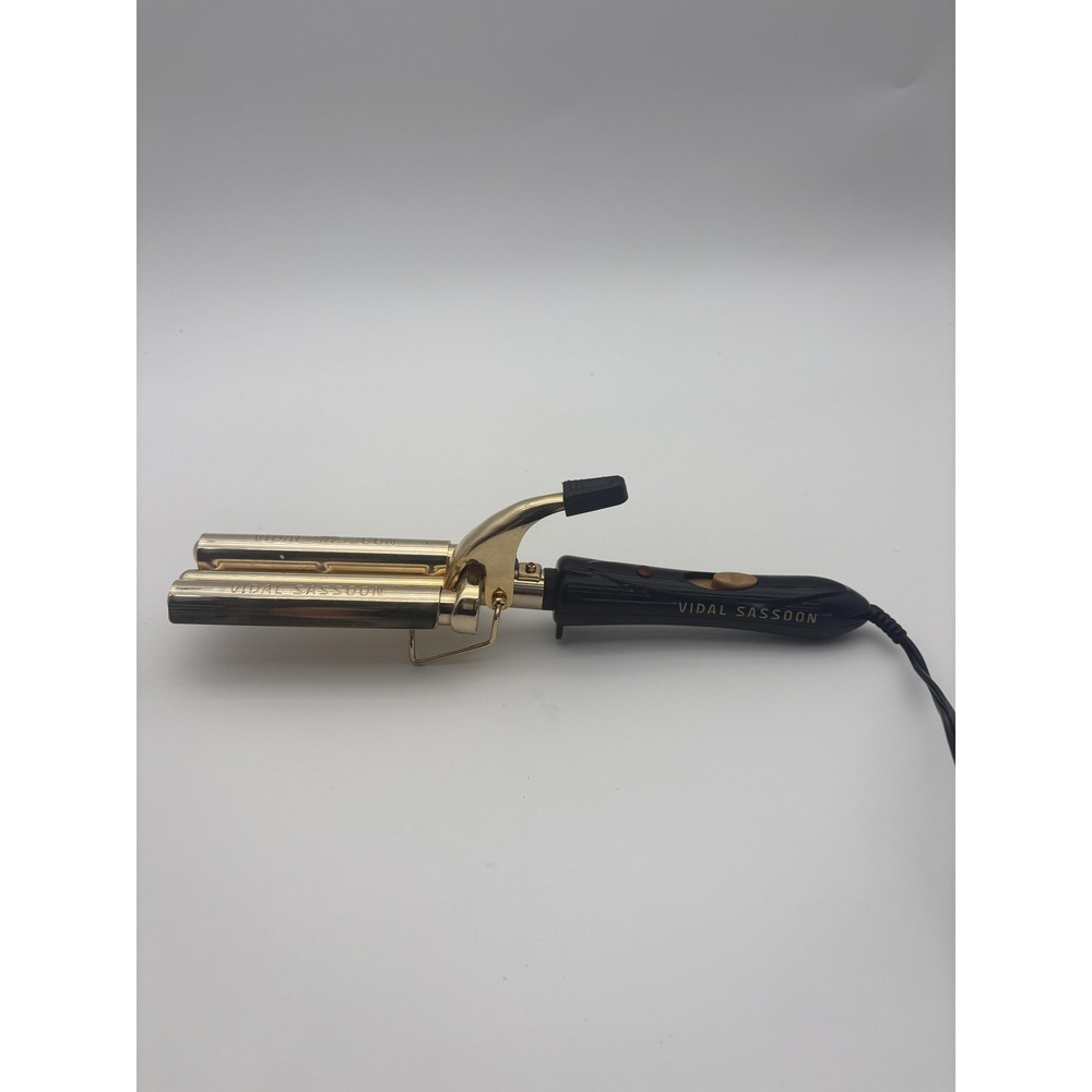 Vidal Sassoon Triple Barrel Hair Waver Iron Black Adjustable Heat VS184 Women